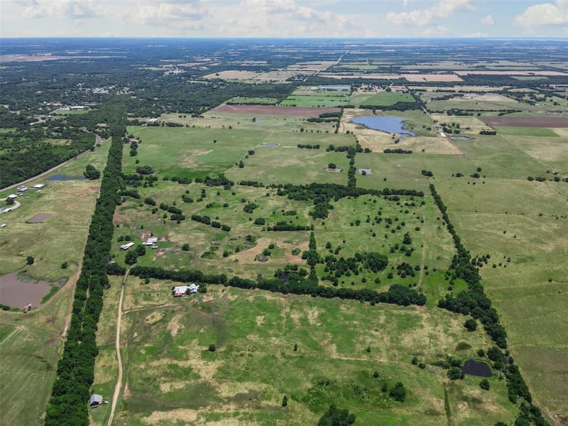 901 County Road 3925, Wolfe City TX 75496 - Photo 33