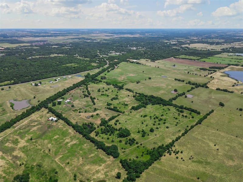 901 County Road 3925, Wolfe City TX 75496 - Photo 31