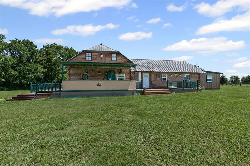 901 County Road 3925, Wolfe City TX 75496 - Photo 4