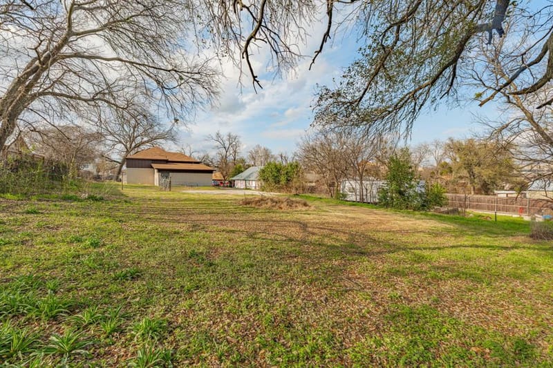 582 W College Street, Stephenville TX 76401 - Photo 17