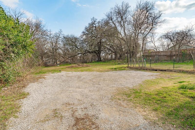 582 W College Street, Stephenville TX 76401 - Photo 16