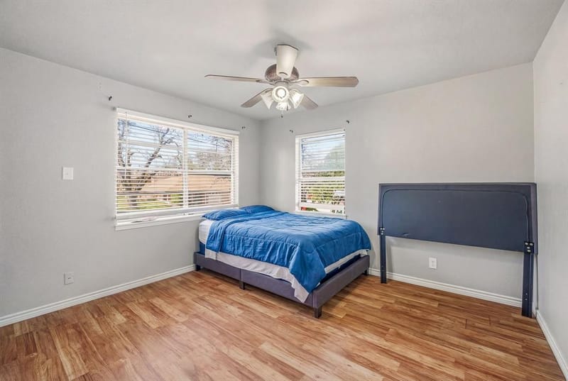 582 W College Street, Stephenville TX 76401 - Photo 9