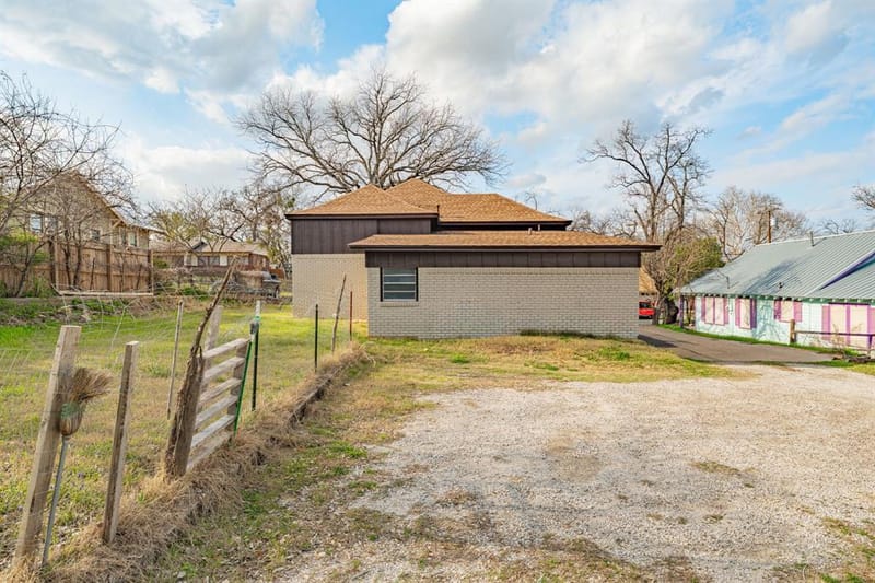 582 W College Street, Stephenville TX 76401 - Photo 15