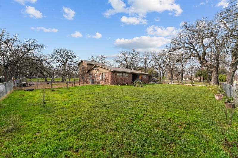 1051 Lynch Bend Road, Springtown TX 76082 - Photo 31