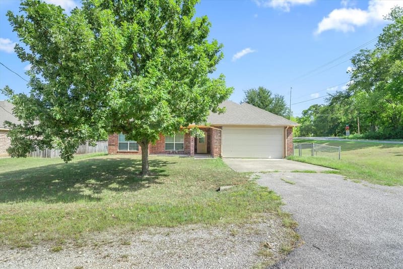 400 Bent Creek Dr, Grand Saline TX 75140 - Photo 2