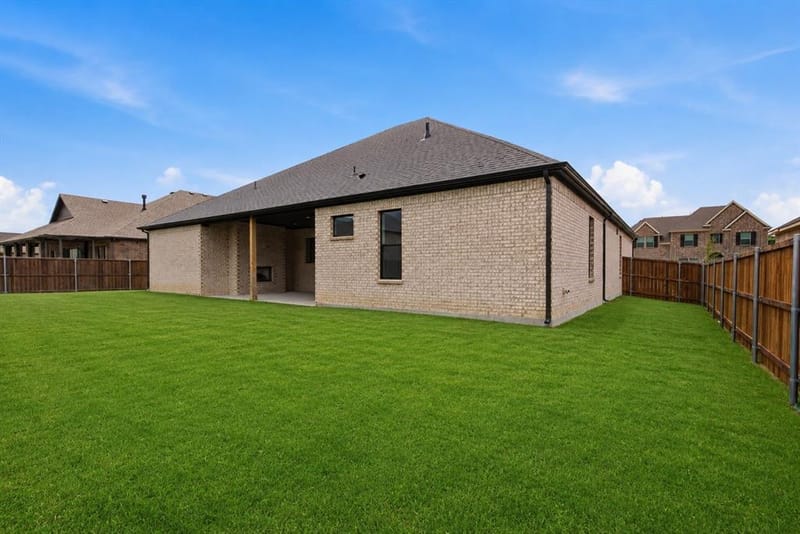 709 Allison Drive, Van Alstyne TX 75495 - Photo 32