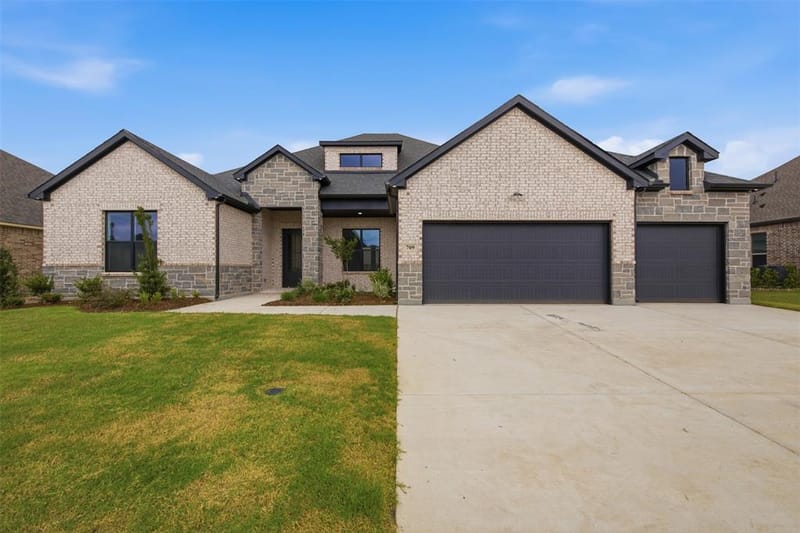 709 Allison Drive, Van Alstyne TX 75495 - Photo 5
