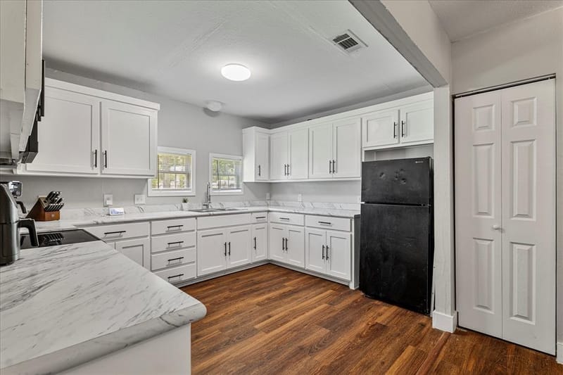 25 W Parnell Street, Denison TX 75020 - Photo 6