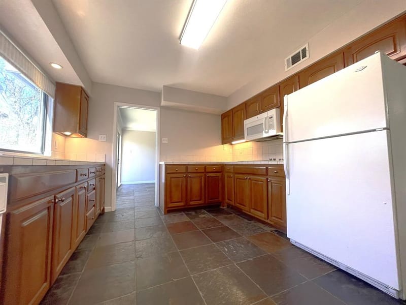 9609 Orchard Hill, Dallas TX 75243 - Photo 17