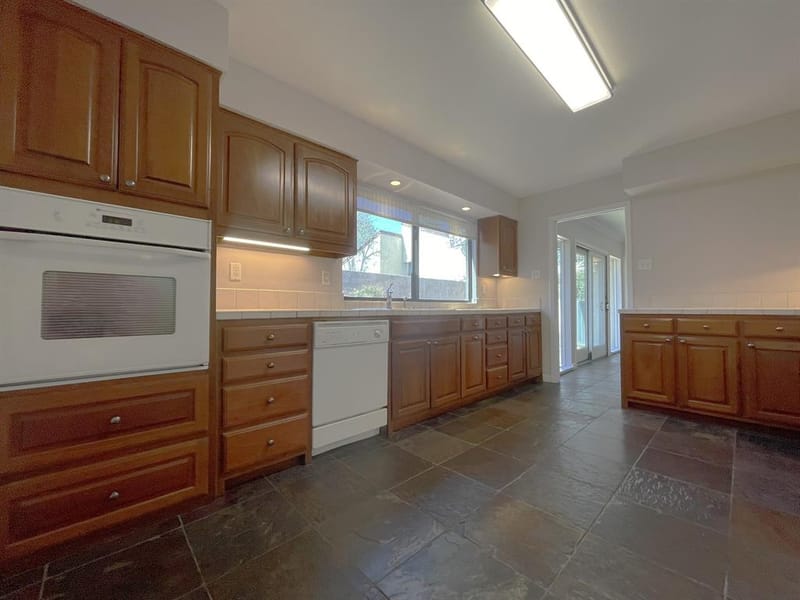 9609 Orchard Hill, Dallas TX 75243 - Photo 14