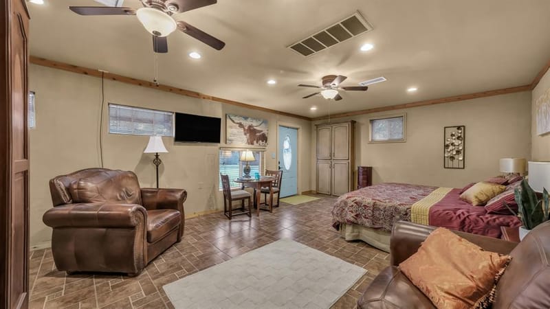 321 W Rentz Street, Weatherford TX 76086 - Photo 9