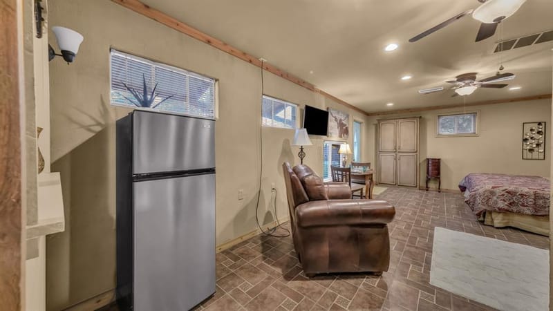321 W Rentz Street, Weatherford TX 76086 - Photo 11