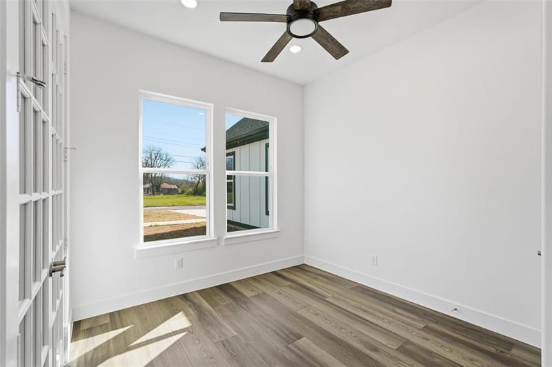 1110 Norris Street, Commerce TX 75428 - Photo 3