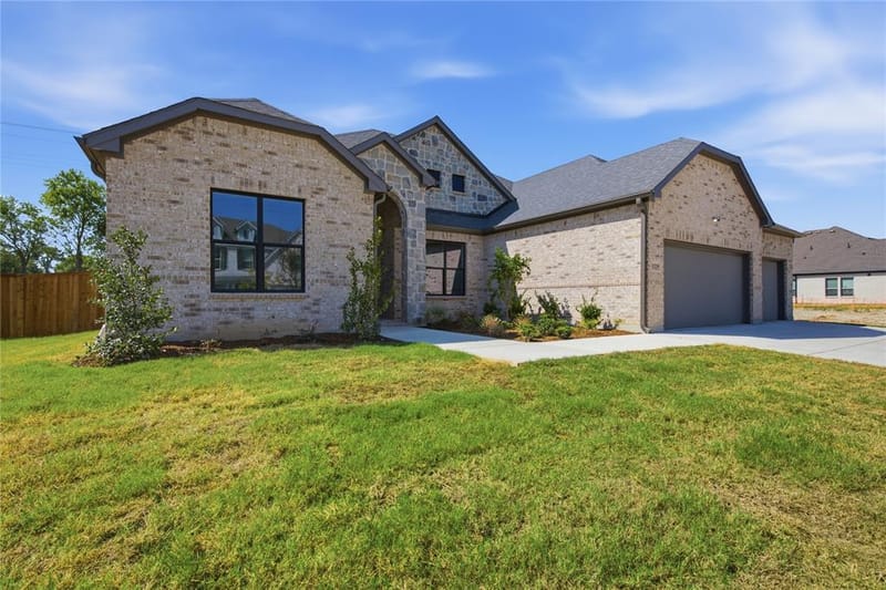 1329 Benjamin Trail, Van Alstyne TX 75495 - Photo 2