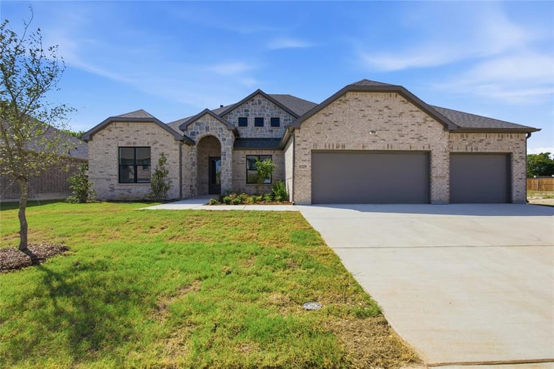 1329 Benjamin Trail, Van Alstyne TX 75495