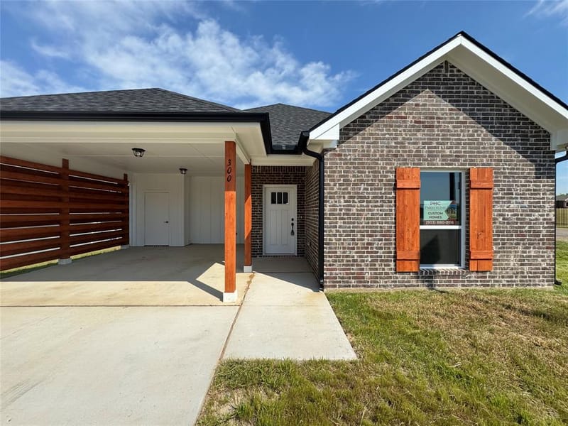 300 Rike Road, Mabank TX 75147