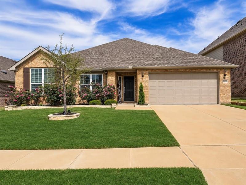 2809 Ranger Lane, Aubrey TX 76227