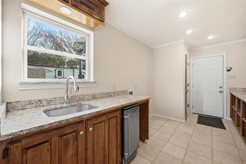 6208 Windsong Drive, Arlington TX 76001 - Photo 16
