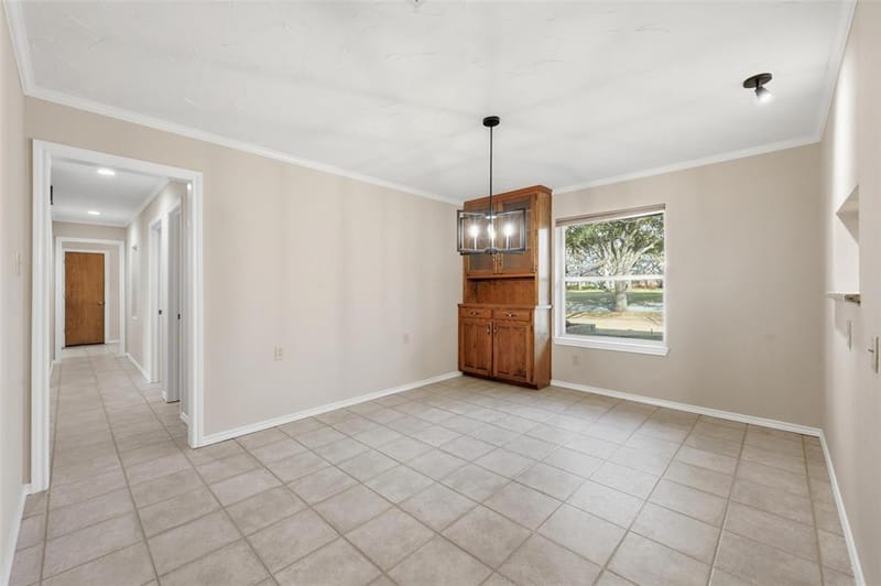 6208 Windsong Drive, Arlington TX 76001 - Photo 12