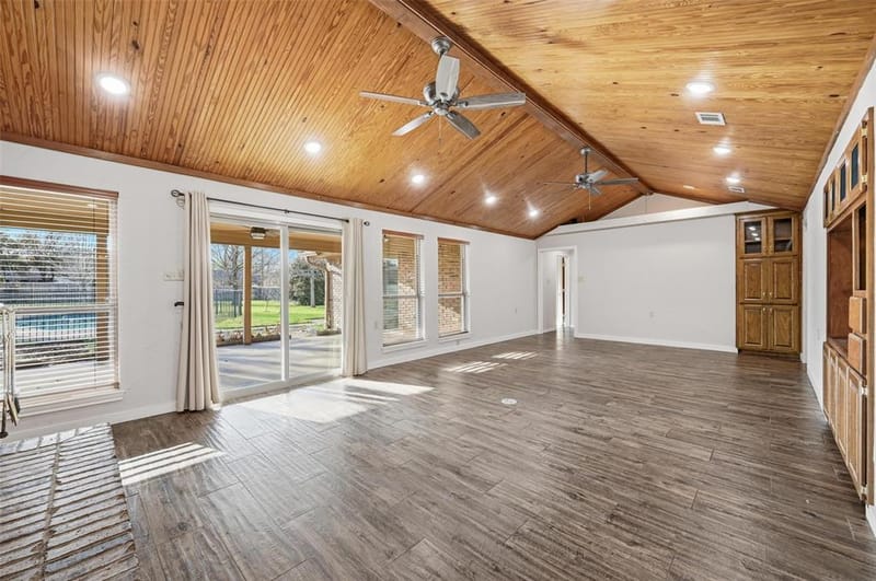6208 Windsong Drive, Arlington TX 76001 - Photo 7