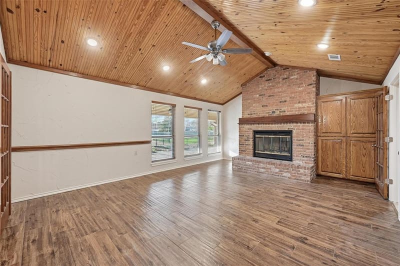 6208 Windsong Drive, Arlington TX 76001 - Photo 9