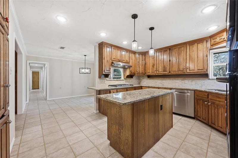 6208 Windsong Drive, Arlington TX 76001 - Photo 14