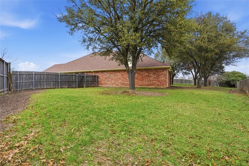 500 Surry Court, Saginaw TX 76179 - Photo 27
