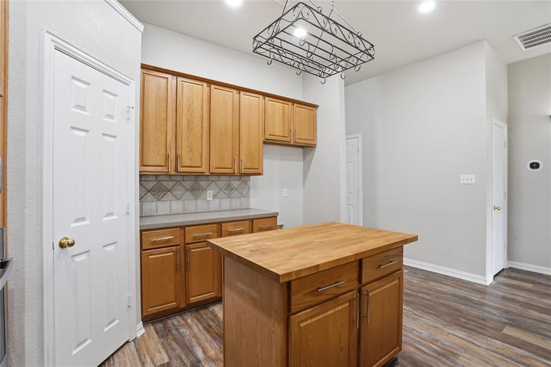 500 Surry Court, Saginaw TX 76179 - Photo 7