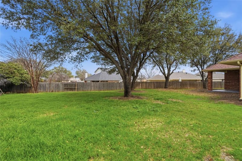 500 Surry Court, Saginaw TX 76179 - Photo 28