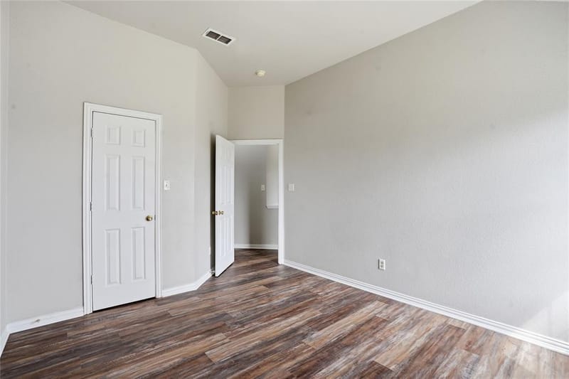 500 Surry Court, Saginaw TX 76179 - Photo 20