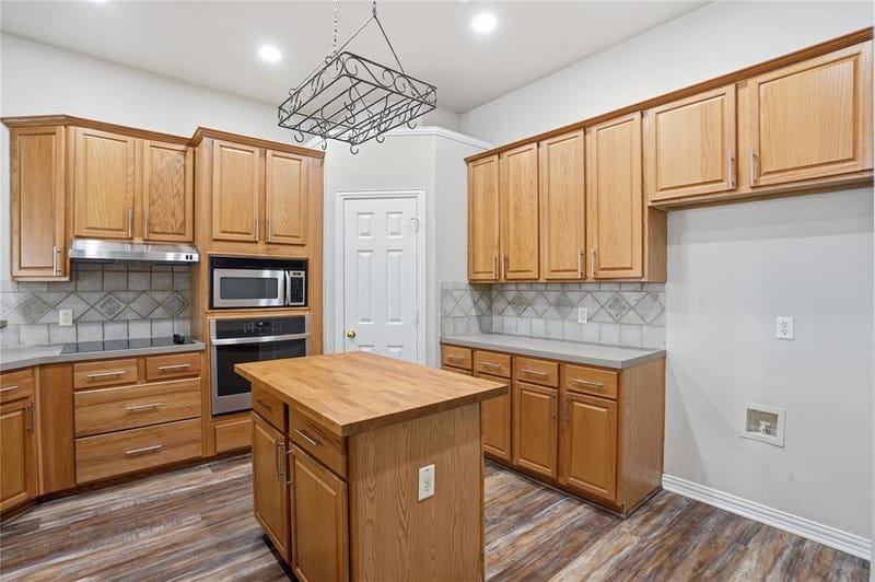 500 Surry Court, Saginaw TX 76179 - Photo 8