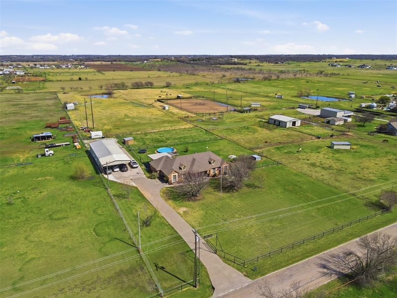 7229 County Road 1205, Rio Vista TX 76093 - Photo 2
