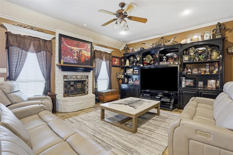 7229 County Road 1205, Rio Vista TX 76093 - Photo 6