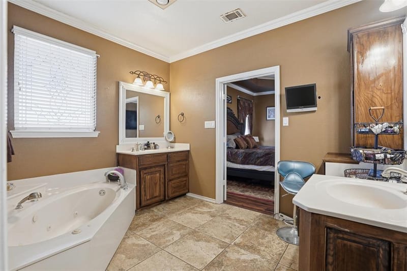 7229 County Road 1205, Rio Vista TX 76093 - Photo 15