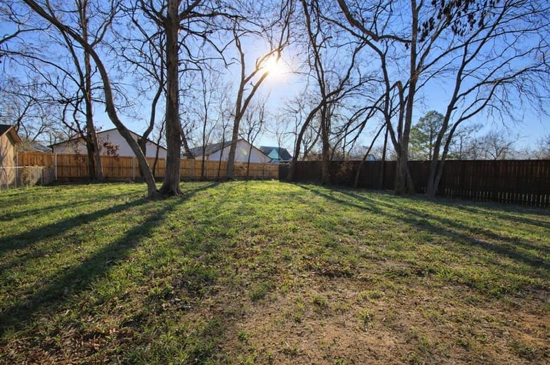 415 W 7th Street, Bonham TX 75418 - Photo 14