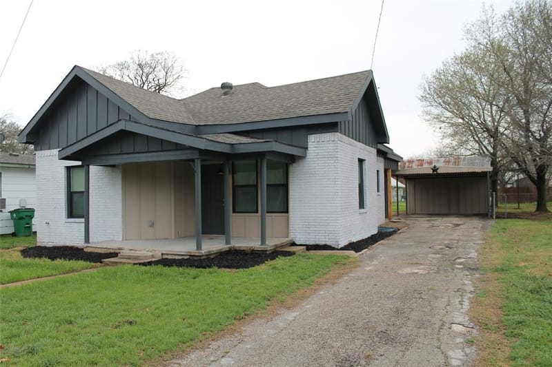 104 S Hubbard Street, Alvord TX 76225 - Photo 4