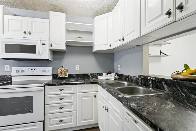 634 W Collins Street, Denton TX 76201 - Photo 7