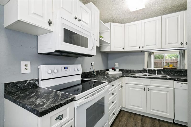 634 W Collins Street, Denton TX 76201 - Photo 5