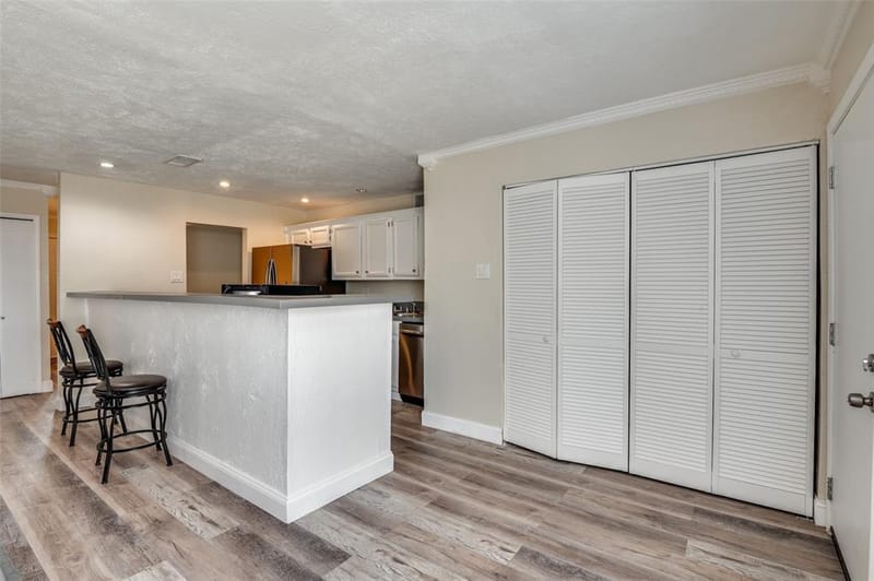 10222 Red Maple Drive, Dallas TX 75249 - Photo 7