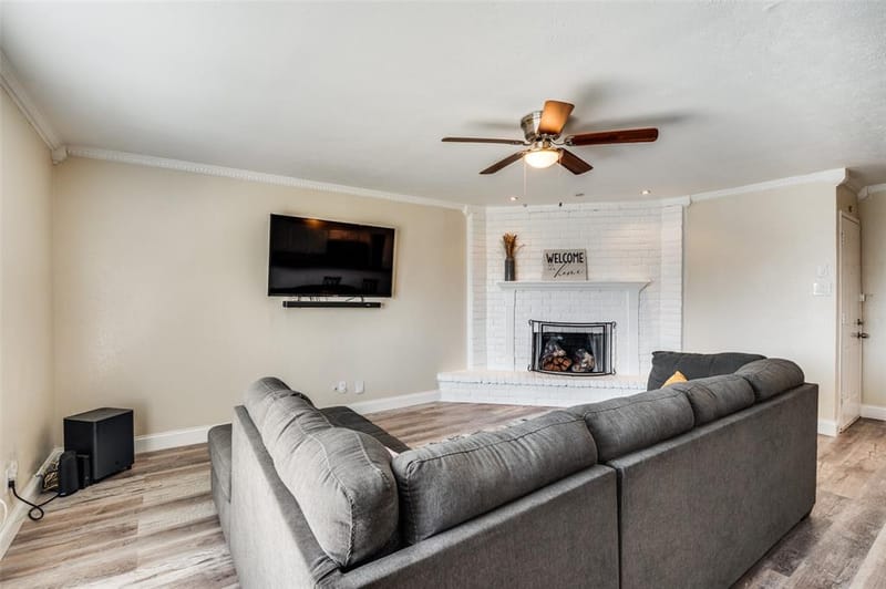 10222 Red Maple Drive, Dallas TX 75249 - Photo 3