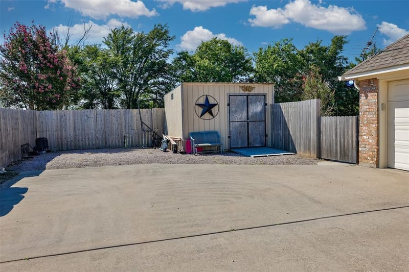 2424 Jolinda Lane, Whitesboro TX 76273 - Photo 5