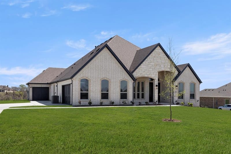 9825 Aiken Court, Mesquite TX 75126 - Photo 2