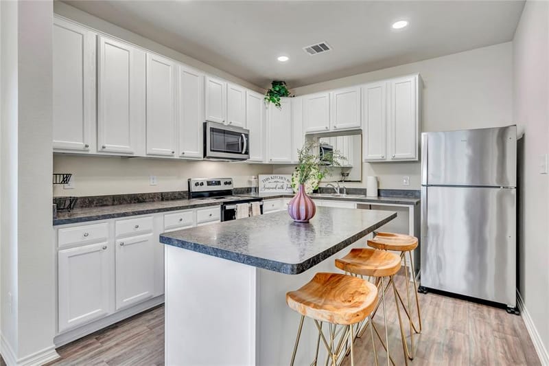 1716 Galveston Avenue, Fort Worth TX 76110 - Photo 9