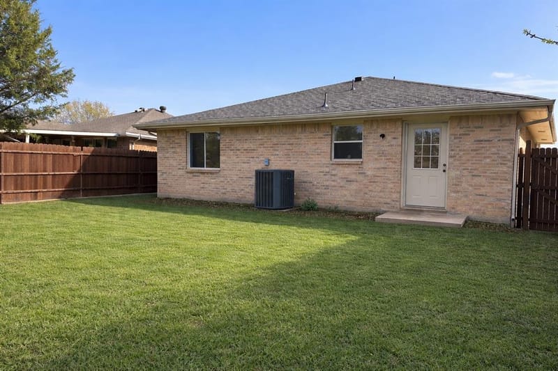 3819 Kiest Valley Court, Dallas TX 75233 - Photo 14