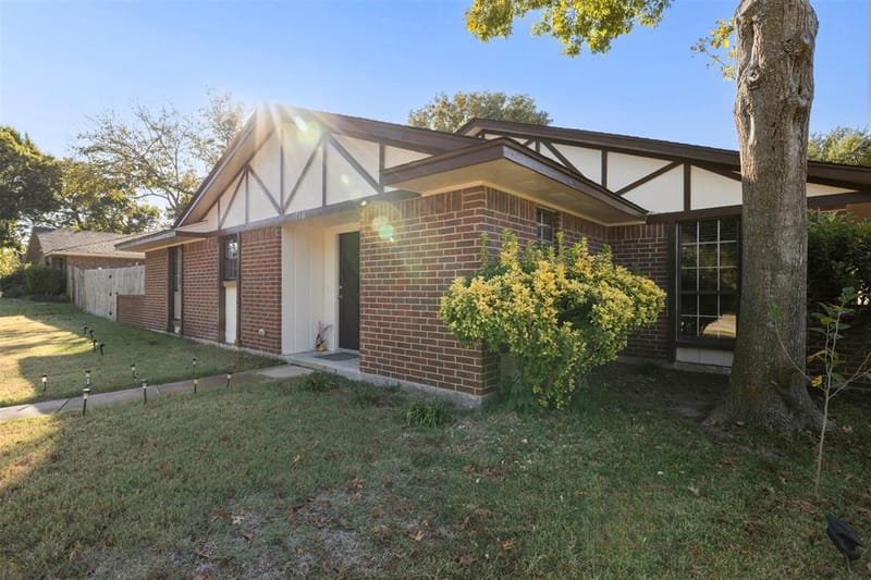 710 Waynelee Drive, Lancaster TX 75146 - Photo 2