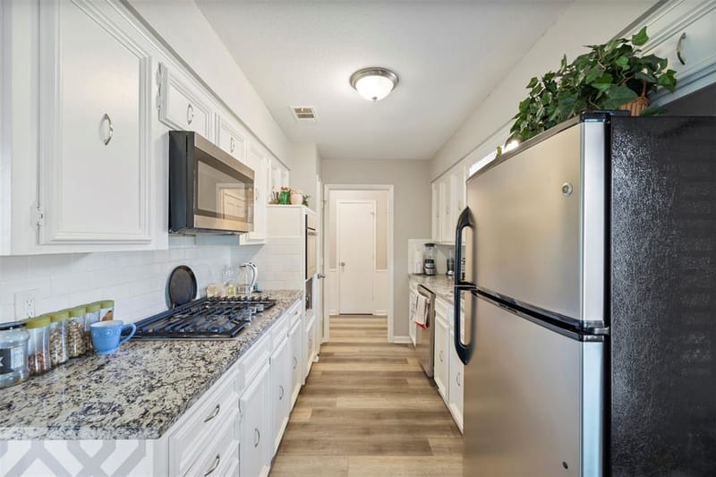 710 Waynelee Drive, Lancaster TX 75146 - Photo 7