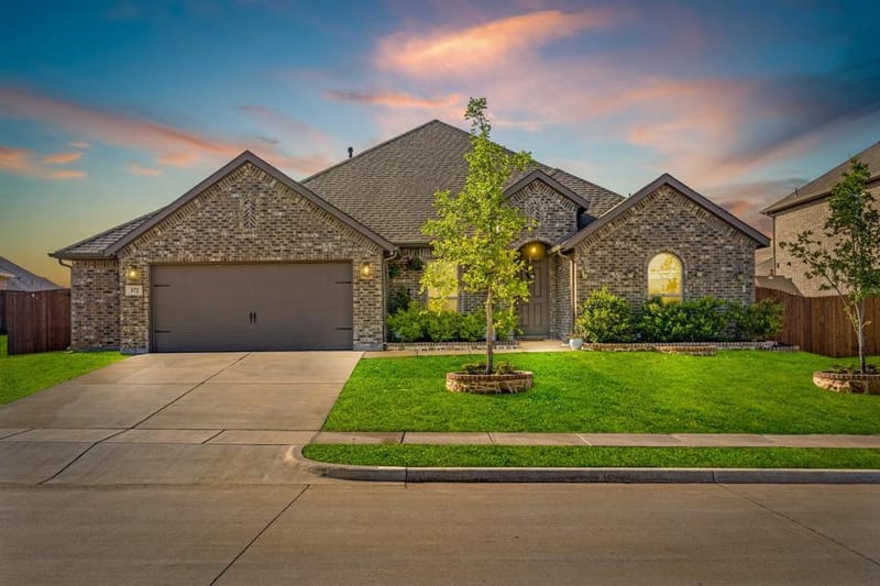 372 Chapel Hill Drive, Forney TX 75126