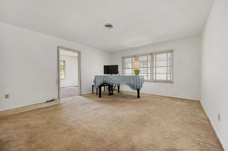 4123 Huckleberry Circle, Dallas TX 75216 - Photo 5