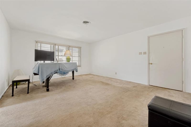 4123 Huckleberry Circle, Dallas TX 75216 - Photo 4