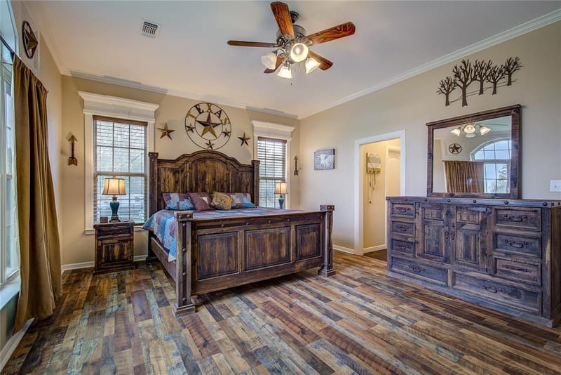 811 Rs County Road 4250, Point TX 75472 - Photo 17